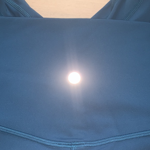 NWT Align Short 8” sz 6 - Picture 4 of 5